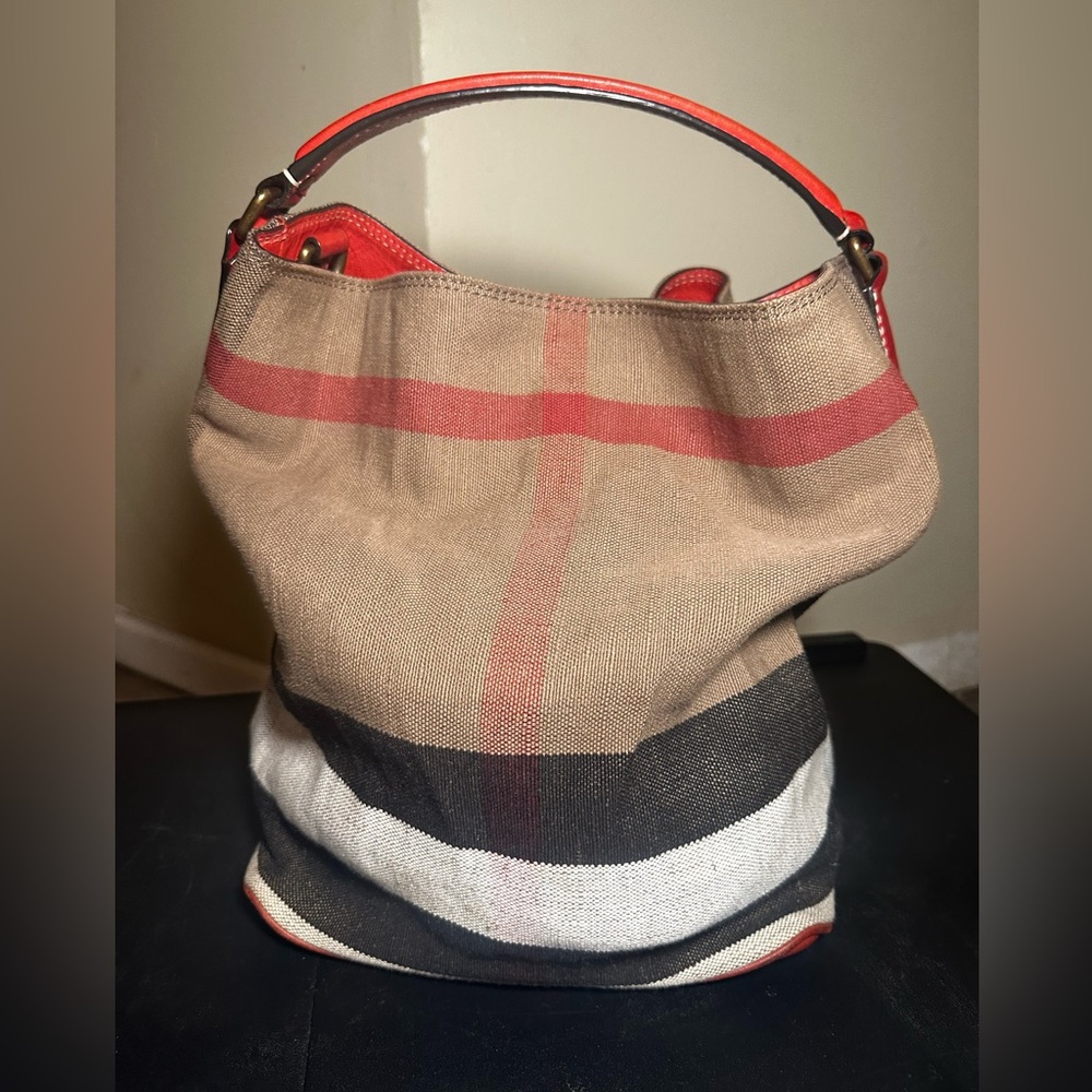 Burberry bucket bag